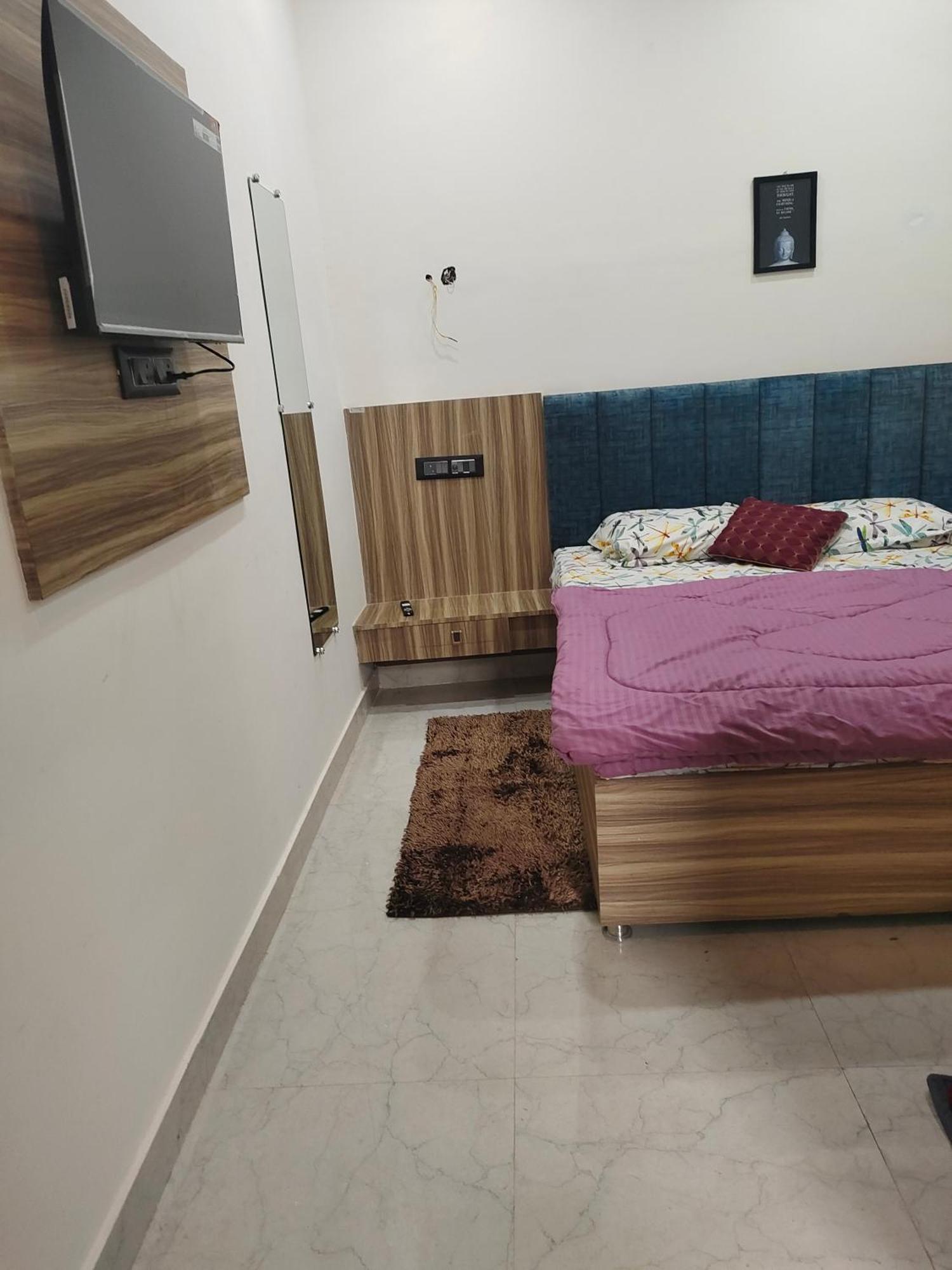 Banarasiya Stay Walking Distance To Banaras Railway Station Varanasi Room photo